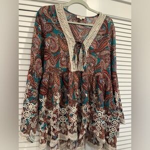 NWOT UMGEE Bohemian eyelet detail oversized bell sleeves‎ romantic size Medium